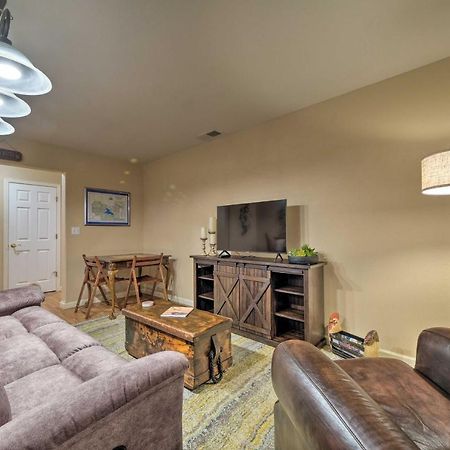 Convenient Apt With Fire Pit About Half-Mi To Lake! โกรฟแลนด์ ภายนอก รูปภาพ